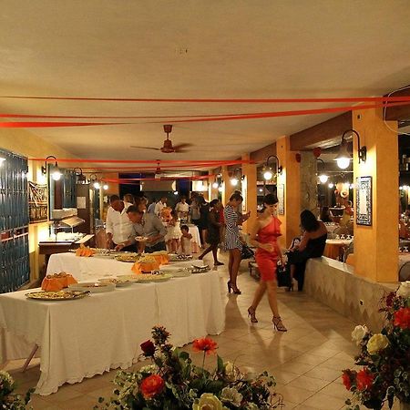 Villaggio Piscina Rei Монте Най Екстериор снимка