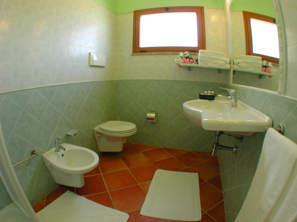 Villaggio Piscina Rei Монте Най Стая снимка